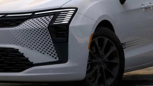 Chrysler, Chrysler's refreshed minivan gets patriotic for America's big birthday party