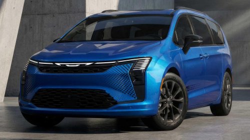 Chrysler, Chrysler's refreshed minivan gets patriotic for America's big birthday party
