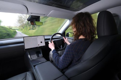 Duelo de SUV eléctricos: el Tesla Model Y se enfrenta al Škoda Enyaq