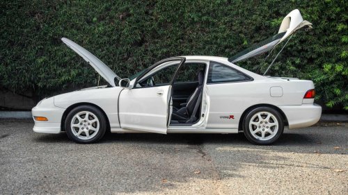 Acura Integra Type R: Front-wheel drive performance pioneer