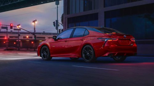 Why Toyota's 2.5L hybrid engine outlasts most gas engines in daily drivers