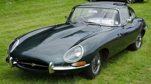 10 vintage cars that were designed to stand out