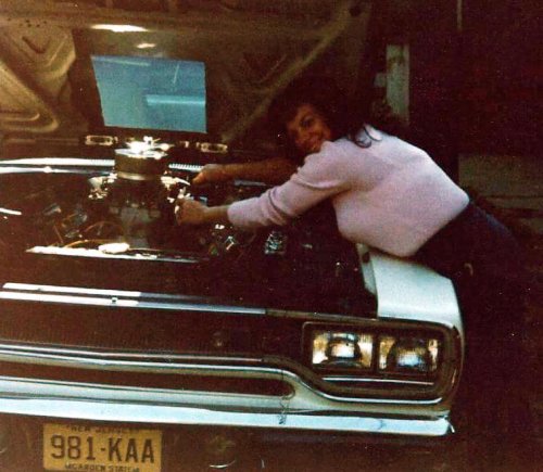 28 pics that put the muscle in classic muscle cars