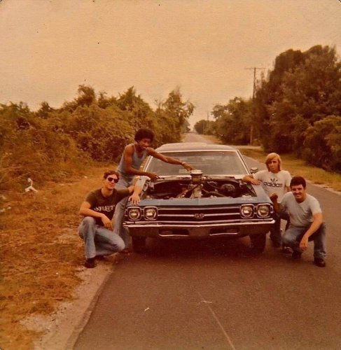 28 pics that put the muscle in classic muscle cars
