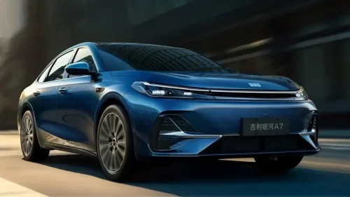 EE.UU. puso aranceles del 100% a los coches eléctricos chinos, pero Geely ha encontrado la manera de sortearlo