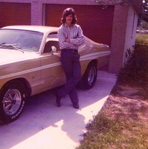 28 pics that put the muscle in classic muscle cars