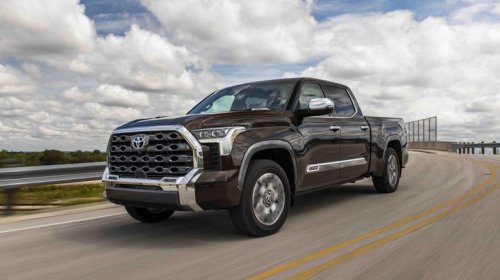 Which Toyota model can tow up to 10,000 pounds?