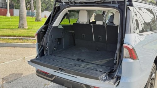 Lincoln's Navigator L may not have a V8, but don't doubt its commitment to excess