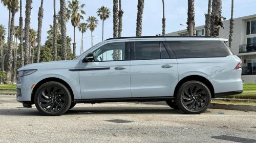 Lincoln, Lincoln's Navigator L may not have a V8, but don't doubt its commitment to excess
