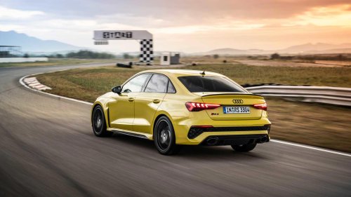 10 performance cars that beat a Porsche 911 without the price tag