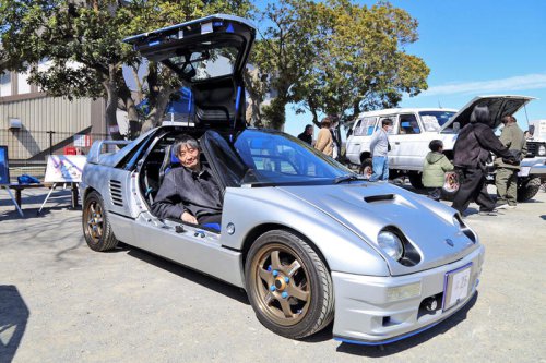 バブル期のマツダが生んだ異色の軽「オートザム AZ-1」に乗り続ける理由