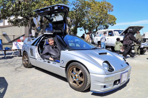 バブル期のマツダが生んだ異色の軽「オートザム AZ-1」に乗り続ける理由