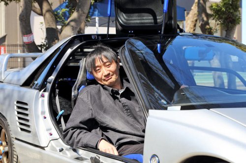 バブル期のマツダが生んだ異色の軽「オートザム AZ-1」に乗り続ける理由