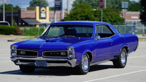 Why Pontiac's identical engine block dimensions changed everything for V8 builders