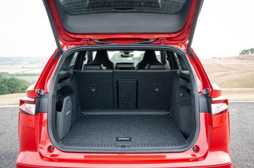Duelo de SUV eléctricos: el Tesla Model Y se enfrenta al Škoda Enyaq