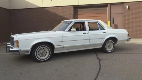 5 underrated Fords powered by the 302 V8 engine