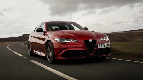 12 performance cars with better power-to-weight ratios than the 2024 Mustang Dark Horse