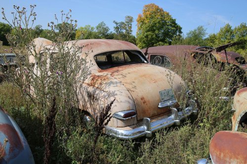 Tesoros vintage de French Lake Auto Parts, Annandale, Minnesota
