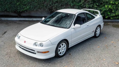Acura, Acura Integra Type R: Front-wheel drive performance pioneer