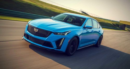 12 performance cars with better power-to-weight ratios than the 2024 Mustang Dark Horse