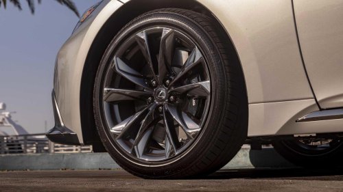 Toyota, Toyota Crown, The $100,000 Japanese flagship sedan that now costs less than a new Toyota Crown