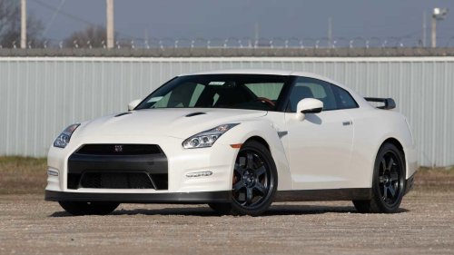 10 performance cars that beat a Porsche 911 without the price tag
