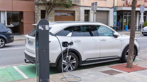 Aceite de colza, e-fuels y otros 'milagros' del diésel: por qué ninguno va a evitar lo inevitable