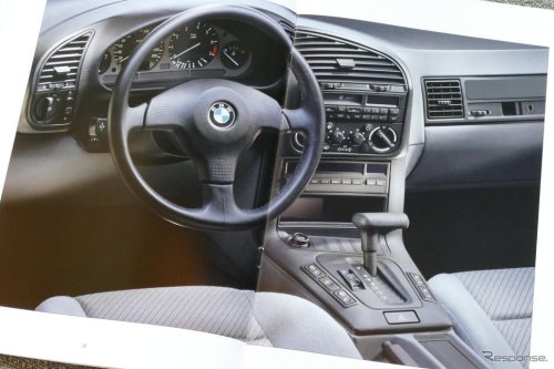 『Z1』由来のサスも搭載した、革新の3代目BMW『3シリーズ』【懐かしのカーカタログ】