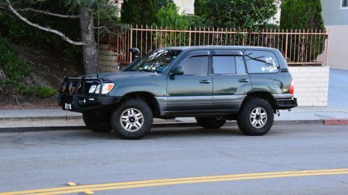 9 older SUVs that still handle daily driving with ease