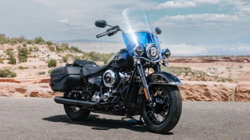 What tire brand does Harley-Davidson use as OEM on most of its motorcycles?