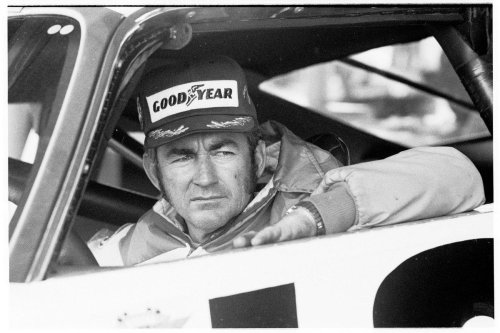 8 automakers that once dominated in NASCAR but no longer compete today