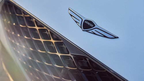 The Genesis G90’s interior is so quiet, it’s eerie. Here’s how