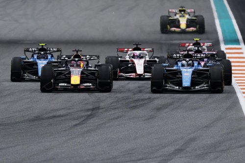 Max Verstappen hincha el 'suflé' de Red Bull tras su accidente en el GP de Miami: 