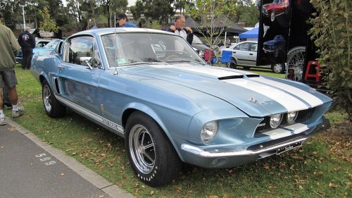 10 classic muscle cars that still turn heads today