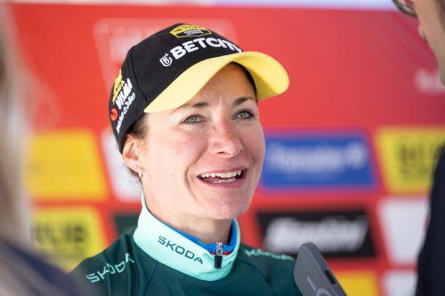 Marianne Vos abandona La Vuelta Femenina con la clavícula rota