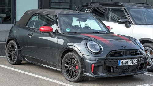 20 obnoxious cars that drive everyone else crazy