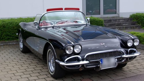20 obnoxious cars that drive everyone else crazy