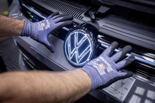 Volkswagen, Volkswagen has significant money problems, CFO warns