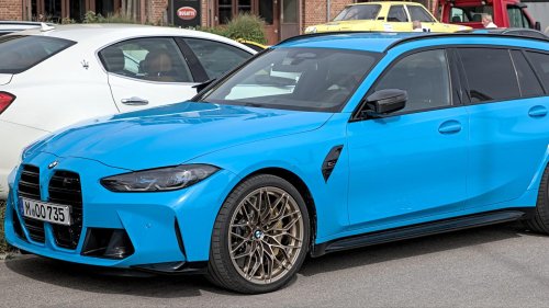 20 obnoxious cars that drive everyone else crazy