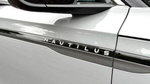 Lincoln's Nautilus doesn't just compete with German rivals, it can beat them