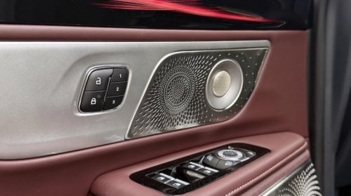 Lincoln's Nautilus doesn't just compete with German rivals, it can beat them