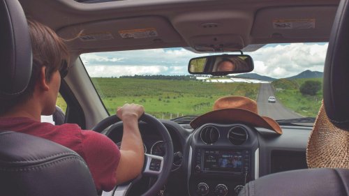 20 signs your driving habits are costing you $2,000 a year