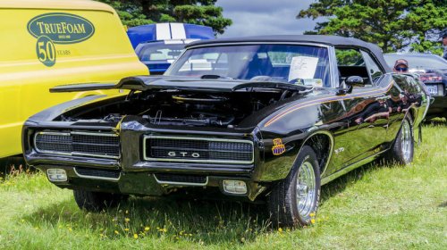 Does a muscle car necessarily have to be American?