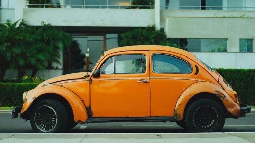 20 signs your driving habits are costing you $2,000 a year