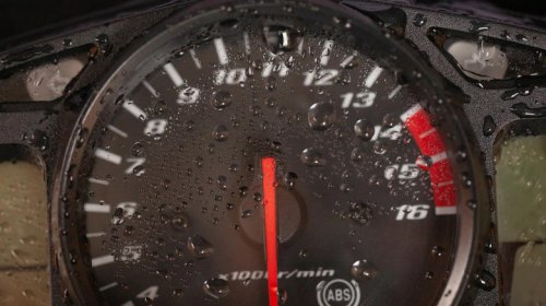 The main differences between motorcycle and car engines