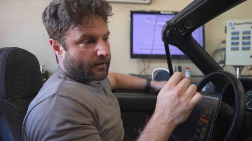 Weight is the enemy in Rob Dahm's single-rotor turbocharged Miata
