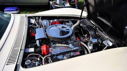 9 vintage V8 engines that mechanics say were built to last