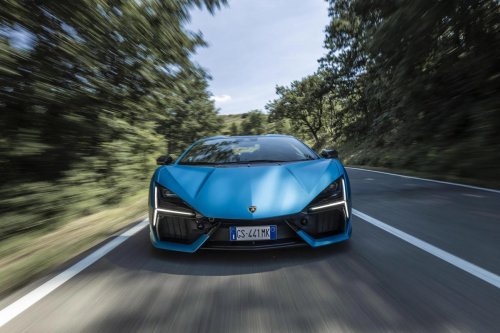 Karim Benzema presume de coche nuevo en Instagram, un supercar de 1.015 CV que ronda los 600.000 €