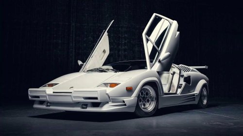 Lamborghini, Lamborghini sold a 180-mph wedge with no driver aids