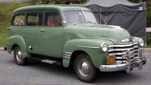 8 vintage vehicles that were built for pure durability